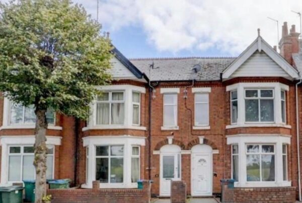 262 Earlsdon Avenue North